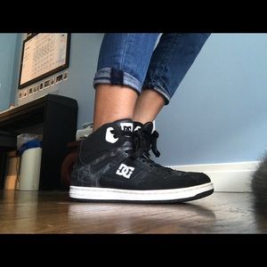 ✨Grey high-top skate shoes✨